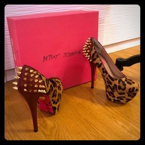 Betsy Johnson Sexy Spiked Leopard High Heels 6.5